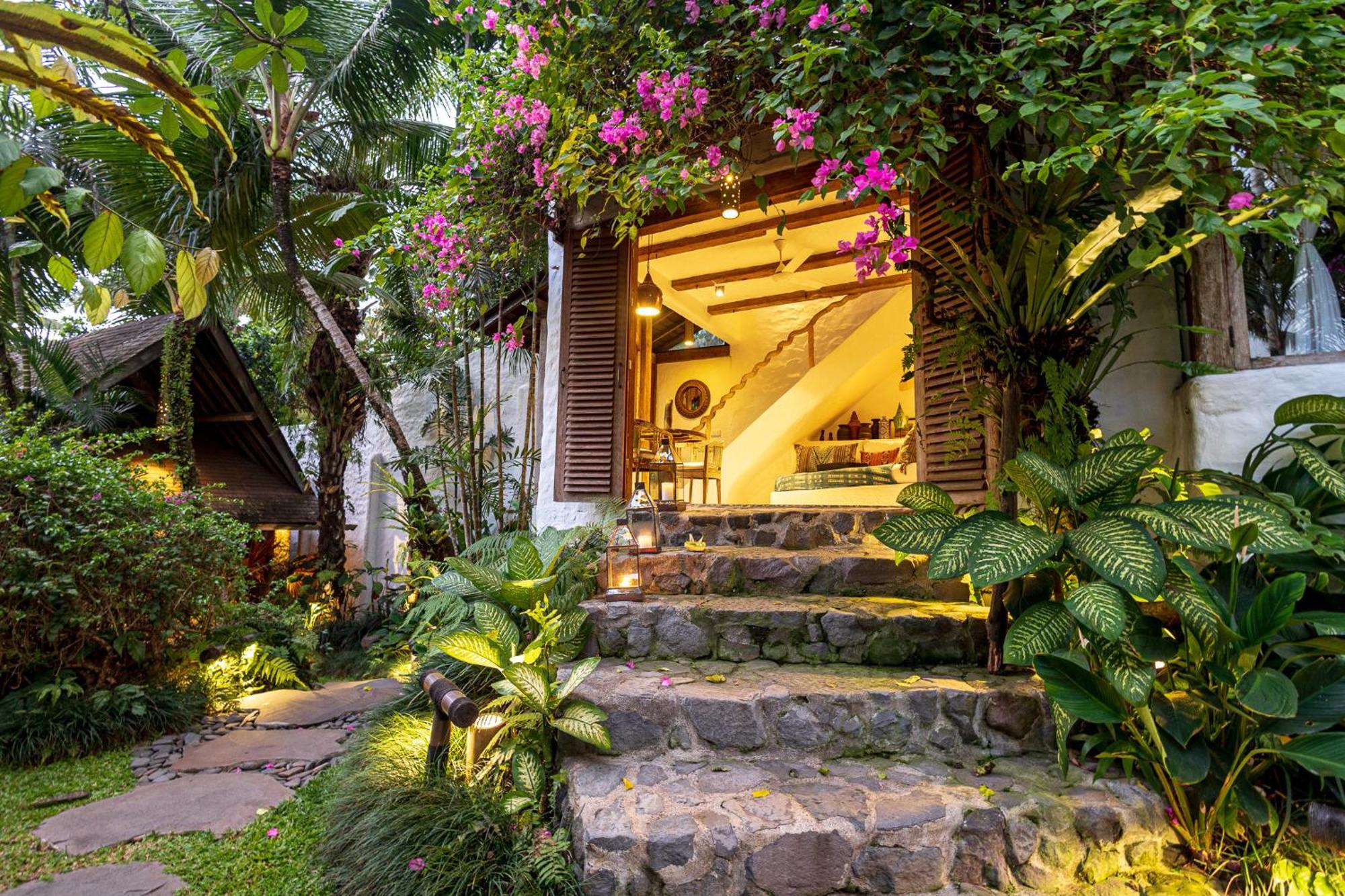 Stone House Hotel Ubud  Exterior photo