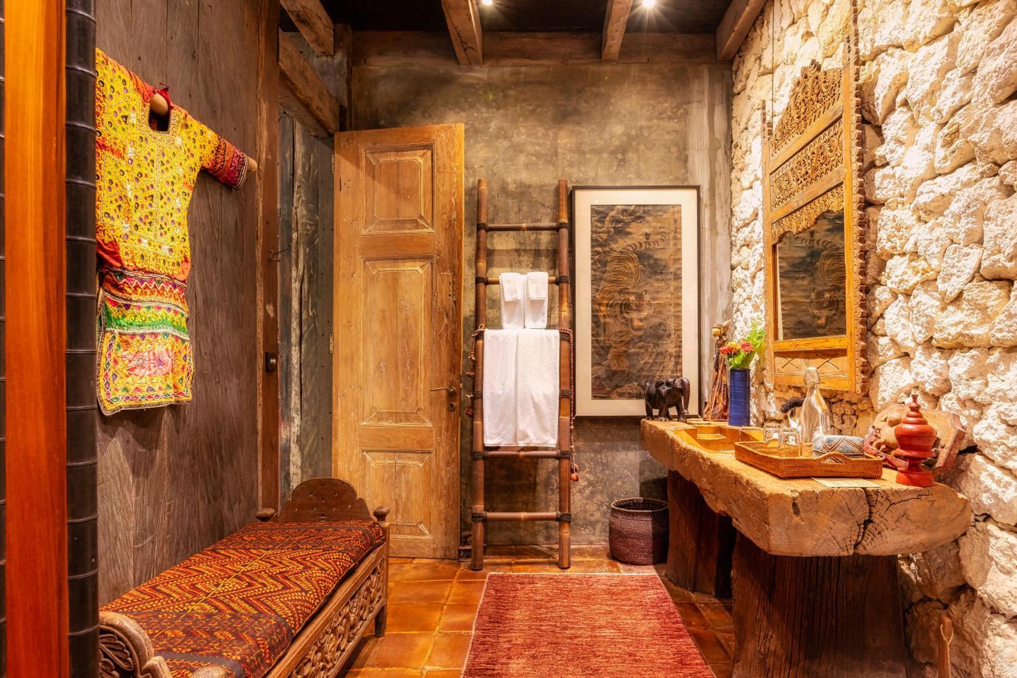 Stone House Hotel Ubud  Exterior photo